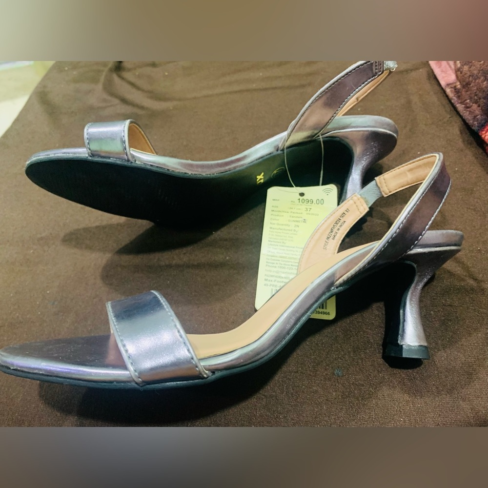 Sold❌ Silver heel Max brand - Picture 3 of 5